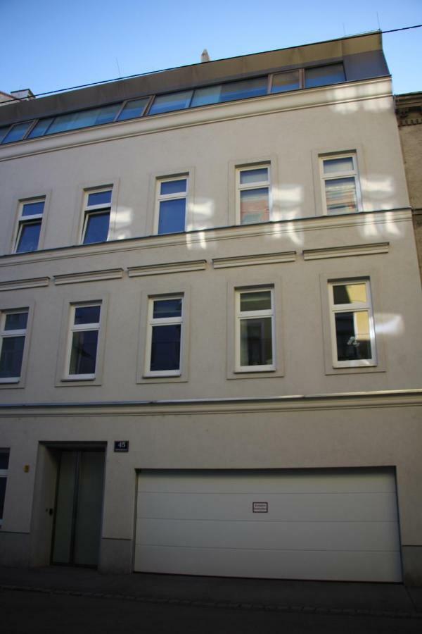 Apartment Number 5 Wina Bagian luar foto